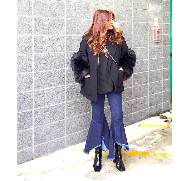 ZARA Flared Jeans - Picture 2 of 6